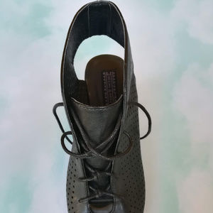 Deena Ozzy Urban Outfitters Heels Open Toe